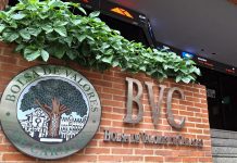 IBC cierra la jornada bursátil con caída de 0,65% en la Bolsa de Valores de Caracas Entrada principal de la Bolsa de Valores de Caracas con identificación BVC