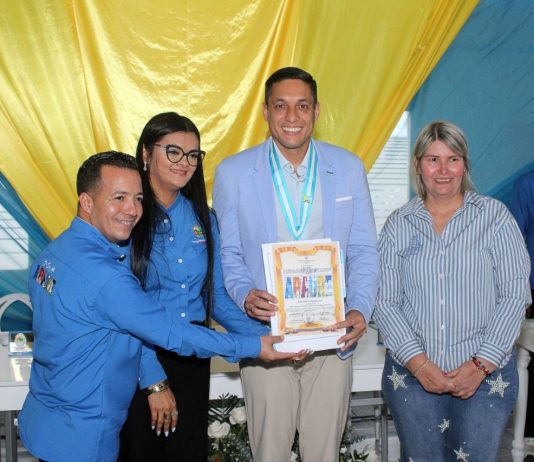 Jesús Noel Valenzuela Sáez recibe la orden Yo Soy de Araure tras arbitrar el Mundial FIFA 2026