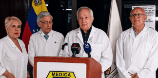 Douglas León Natera, presidente de la Federación Médica Venezolana, durante un pronunciamiento sobre la alerta sanitaria por una patología no identificada reportada en Barinas y Anzoátegui.