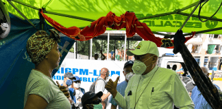 Cardenal Baltazar Porras durante su visita a La Guaira tras los terremotos