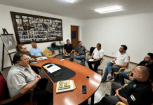 Junta Directiva de la Cámara de Comercio e Industria de Acarigua-Araure durante sesión de trabajo sobre acuerdos tributarios en Portuguesa