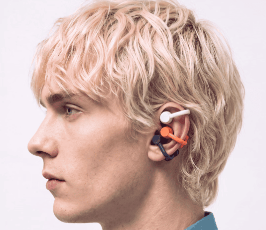 Auriculares CMF Clip Pro de Nothing con diseño open-ear tipo clip-on