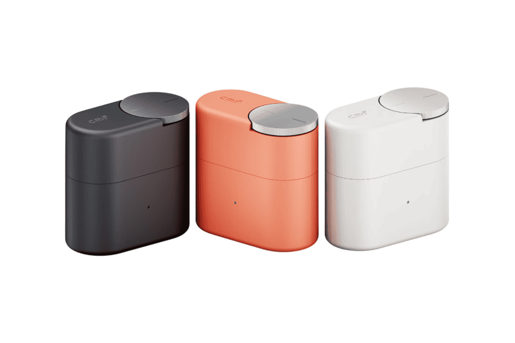 Estuches de carga de los auriculares CMF Clip Pro de Nothing en varios colores