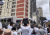 Familiares de presos políticos protestan en Caracas ante un cerco policial