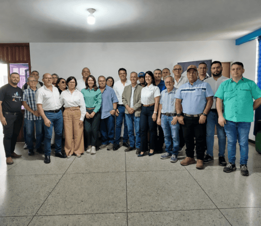 Fedecámaras Portuguesa llama a superar el desánimo y fortalecer el tejido empresarial Empresarios y líderes gremiales de Portuguesa durante jornada de trabajo en Guanare