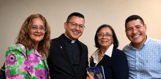 José Leonardo Basto junto a asistentes del I Cursillo Coromotano en Acarigua-Araure