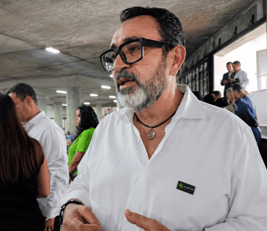José Antonio Oliveira, presidente de Porturismo, durante el Encuentro con la Prensa sobre el Año Jubilar Coromotano
