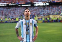 Lionel Messi anuncia su retiro de la selección argentina Lionel Messi con la camiseta de la selección argentina durante el Mundial 2026