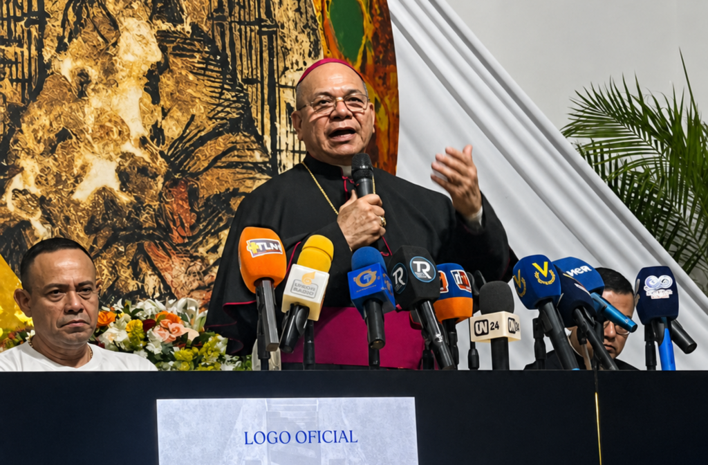 Monseñor Owaldo Enrique Araque ofrece declaraciones durante la rueda de prensa en Guanare