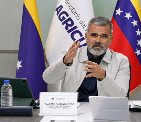 Gobierno frena nuevos barcos de arroz importado y condiciona licencias a compra de cosecha nacional Vladímir Padrino López durante los acuerdos para proteger la cosecha nacional de arroz