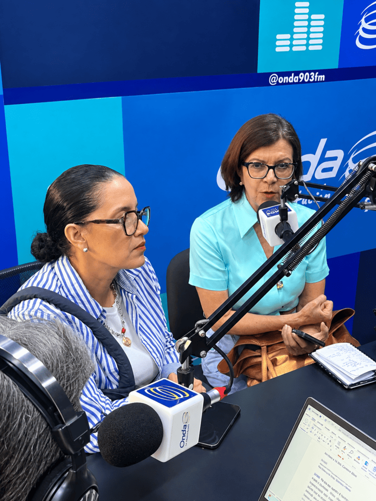 Alba López y Carmen Elisa Rodríguez durante entrevista sobre el proyecto CEPA