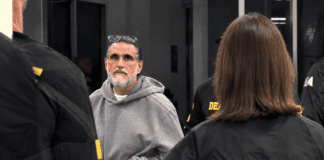 Alex Saab custodiado por agentes de la DEA en una imagen de archivo de EFE.