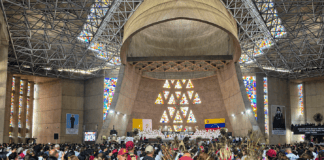 Guanare abre el Año Jubilar Coromotano con miles de peregrinos y un llamado a la esperanza Miles de peregrinos participan en la celebración del Año Jubilar Coromotano en el Santuario Nacional de la Virgen de Coromoto en Guanare.