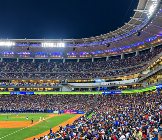 Caracas y Magallanes se medirán por primera vez el 24 de octubre en el Monumental Estadio Monumental Simón Bolívar lleno durante un juego de béisbol