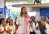 Claudia Macero habla durante su recibimiento en la Quinta El Bejucal