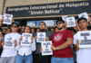 Estudiantes de la UCV durante una protesta en el Aeropuerto Internacional Simón Bolívar de Maiquetía por el regreso de María Corina Machado.