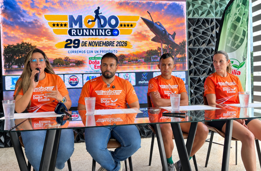 Leonela Mambel, integrante del comité organizador de Modo Running, durante la presentación de la cuarta edición en Portuguesa