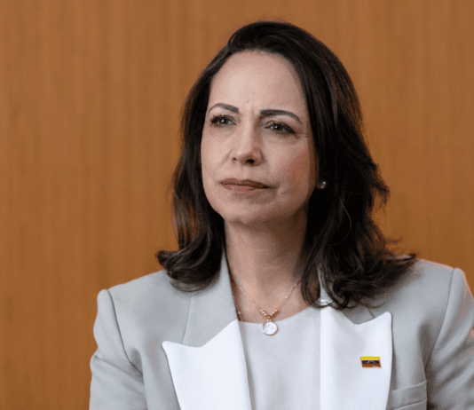 María Corina Machado: inversión petrolera requiere legitimidad y estabilidad de un gobierno democrático María Corina Machado durante una declaración sobre inversiones petroleras y la reconstrucción de Venezuela