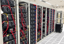 GoMining plantea la minería digital como alternativa de ingresos en Bitcoin desde Venezuela con apoyo de inteligencia artificial Equipos ASIC utilizados en una instalación de minería de Bitcoin. Imagen referencial.