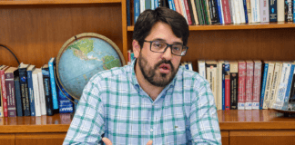Asdrúbal Oliveros, economista venezolano.
