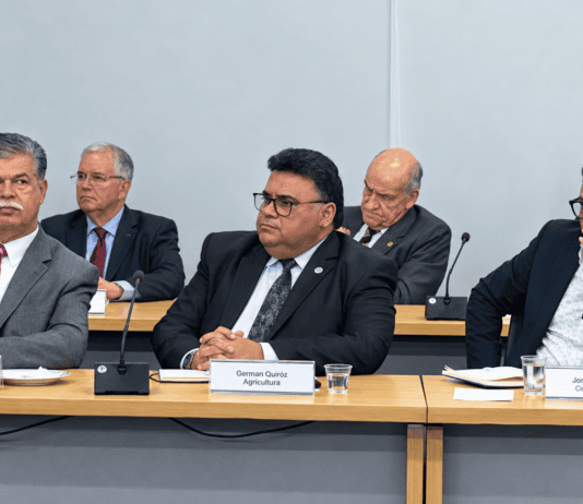 Osman Quero advierte en Directorio de Fedecámaras sobre impacto de importaciones subsidiadas en el campo venezolano Osman Quero participa en el Directorio Nacional de Fedecámaras y expone sobre las importaciones de maíz