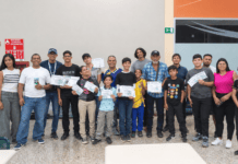 José Luis Gómez y Guillermo Ruiz ganaron el primer Maratón de Ajedrez “Eleva tu ELO FIDE” Participantes, organizadores y galardonados del Maratón de Ajedrez “Eleva tu ELO FIDE” en Araure.