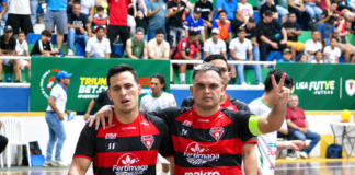 Portuguesa FSC durante su partido ante Llaneros de Guanare Futsal en Acarigua