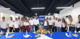 Representantes de Fedecámaras Portuguesa y miembros de la nueva junta directiva de la Cámara de Comercio de Biscucuy durante el acto de juramentación.