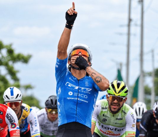 Nicolás Gómez ganó en Araure la cuarta etapa y Urián mantuvo el liderato Nicolás Gómez celebra su victoria en la llegada de la Vuelta a Venezuela en Araure