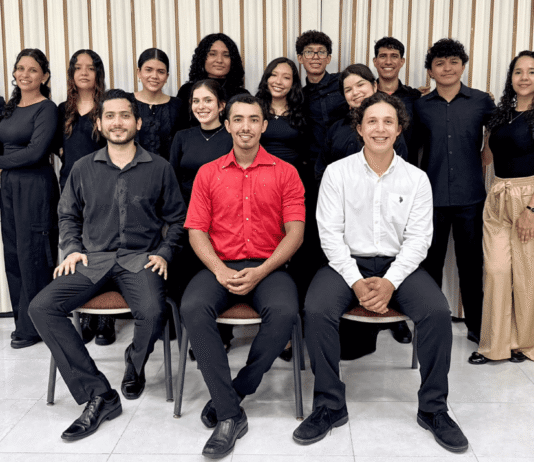 Integrantes de la Orquesta de Cámara Romina Rivera de El Sistema en Acarigua-Araure