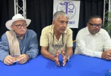 Instalar un transformador no eliminará los racionamientos eléctricos en Portuguesa, advierte ingeniero Jorge Luis Rojas junto a integrantes de la Comisión Eléctrica del Centro de Ingenieros del Estado Portuguesa durante declaraciones a los medios en el Colegio de Ingenieros.